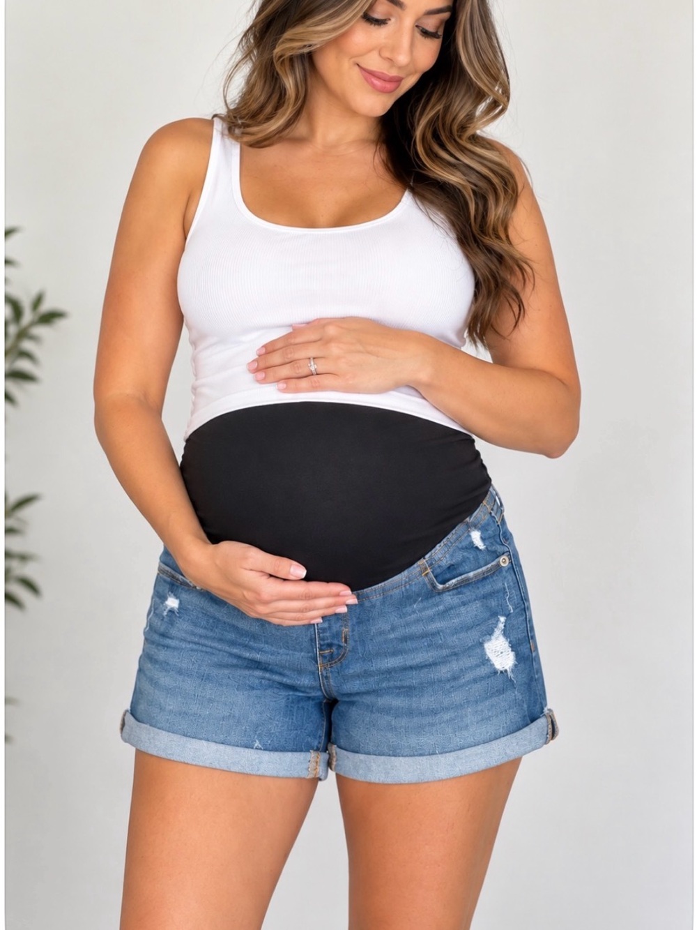 Isabel Maternity by Ingrid & Isabel blur shorts size 4
